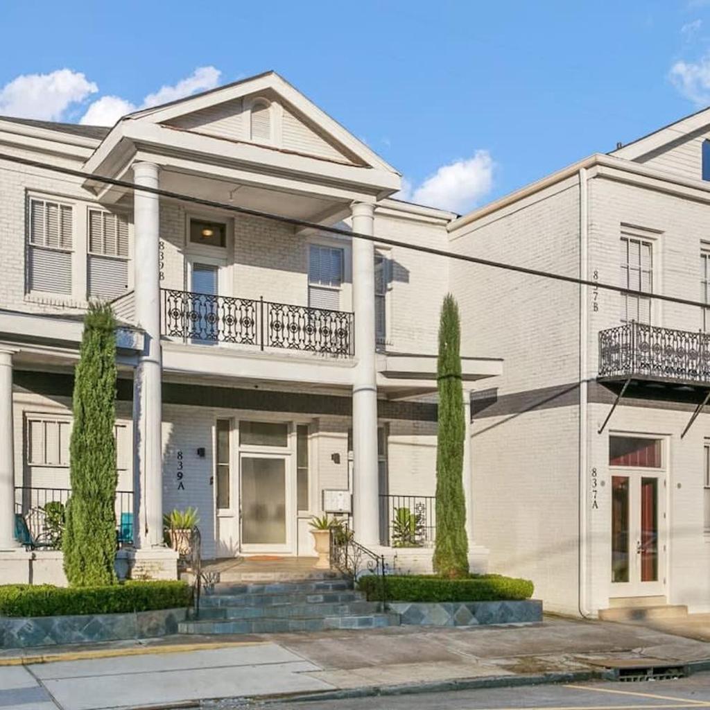 Photograph of Stylish 2-Bedroom Apartment in Garden District
