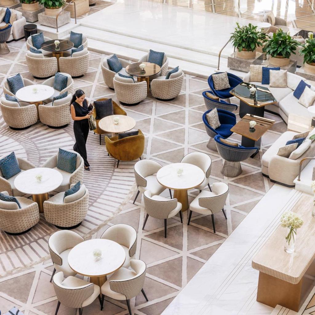 Jumeirah Emirates Towers Dubai — 