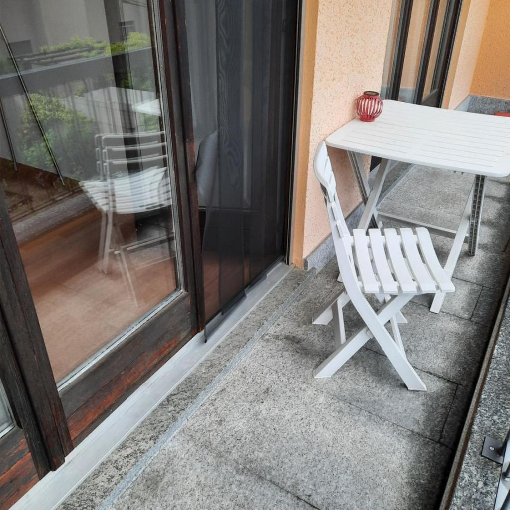 Image 9 - Camera in casa con giardino