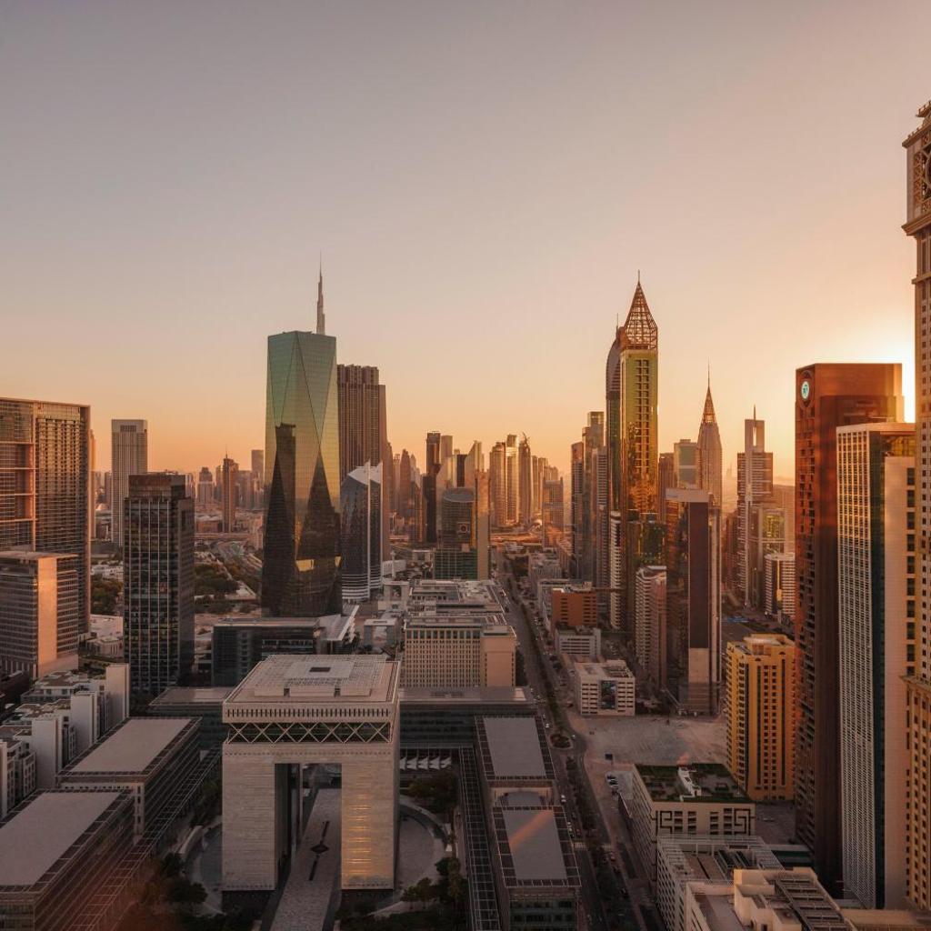Jumeirah Emirates Towers Dubai — 