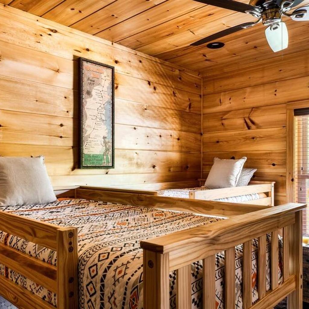 Photograph of 5 ensuite bedrooms, Hot tub, Dog friendly