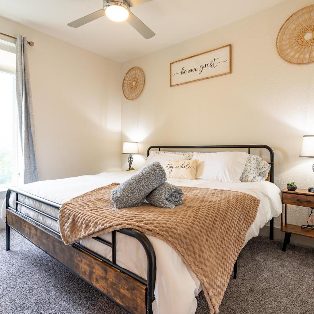 Photograph of RiverWalk PentHouse Oasis w/Free Parking Gym Pool
