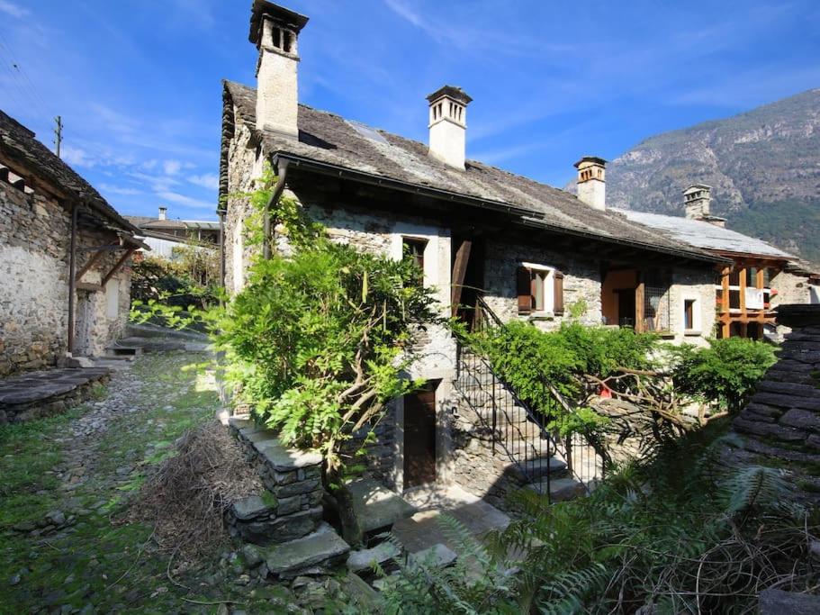 Image 5 - Charming Retreat- 100-Year-Old Stone Rustico