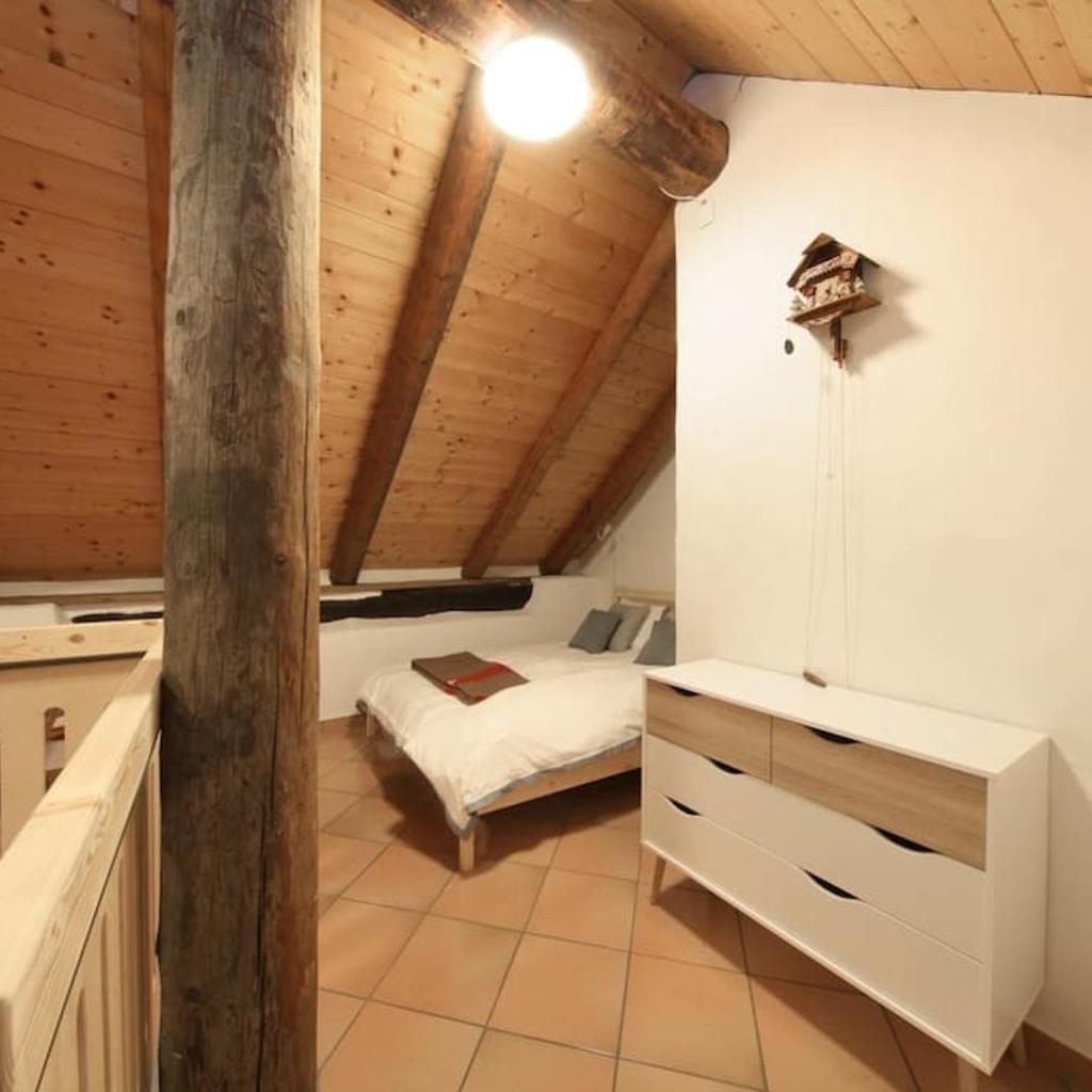 Image 11 - Charming Retreat- 100-Year-Old Stone Rustico