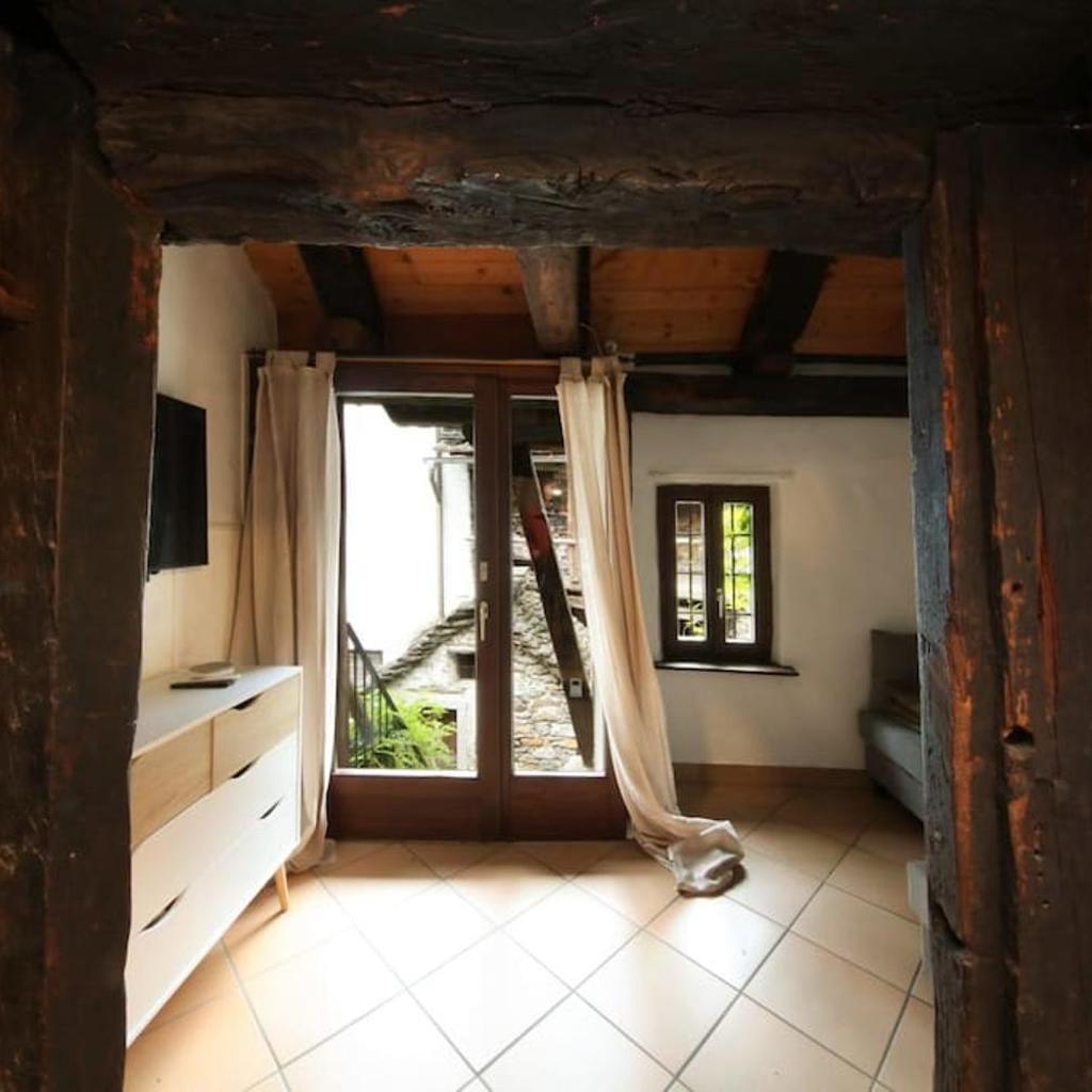 Image 21 - Charming Retreat- 100-Year-Old Stone Rustico