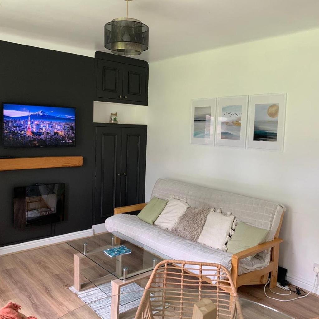 Photograph of Linnet House - Relaxing - Leafy - Whole Apt- 2 Bed