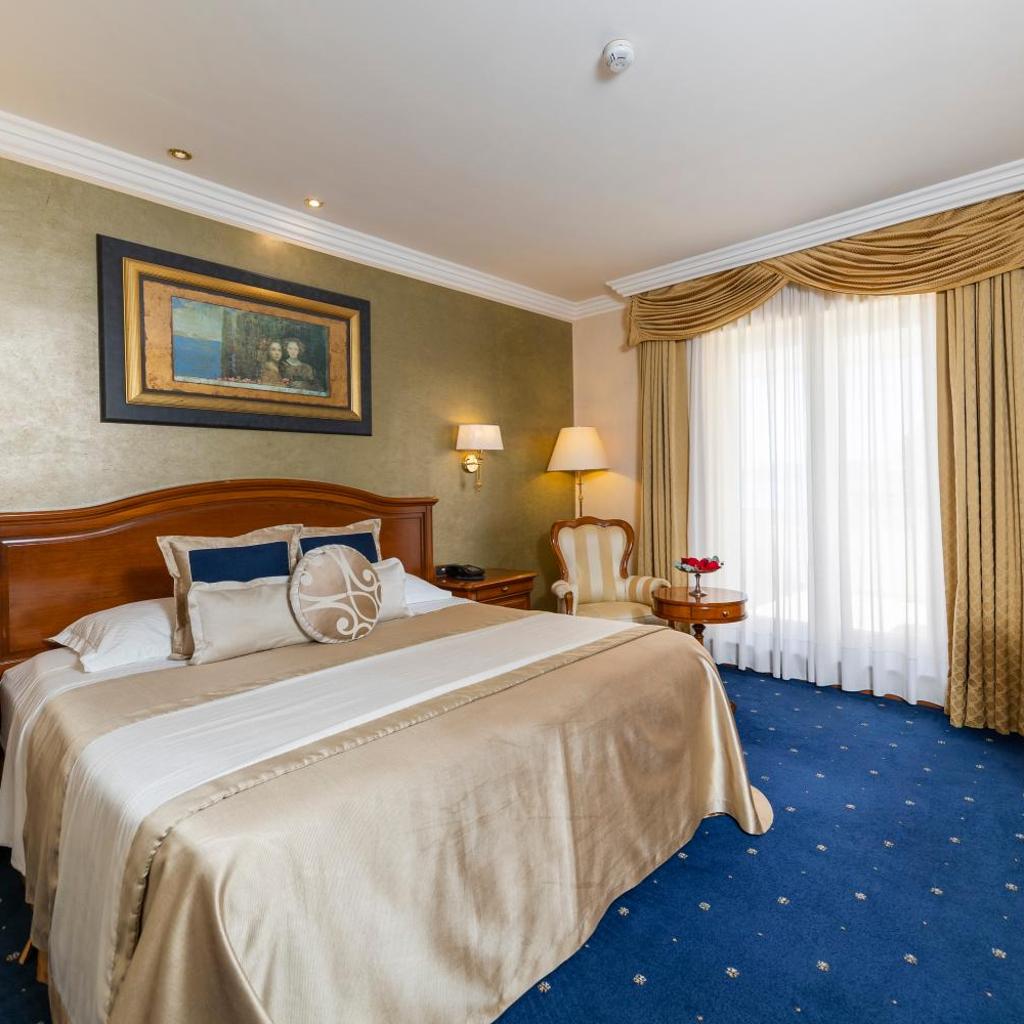 Hotel Niko — 