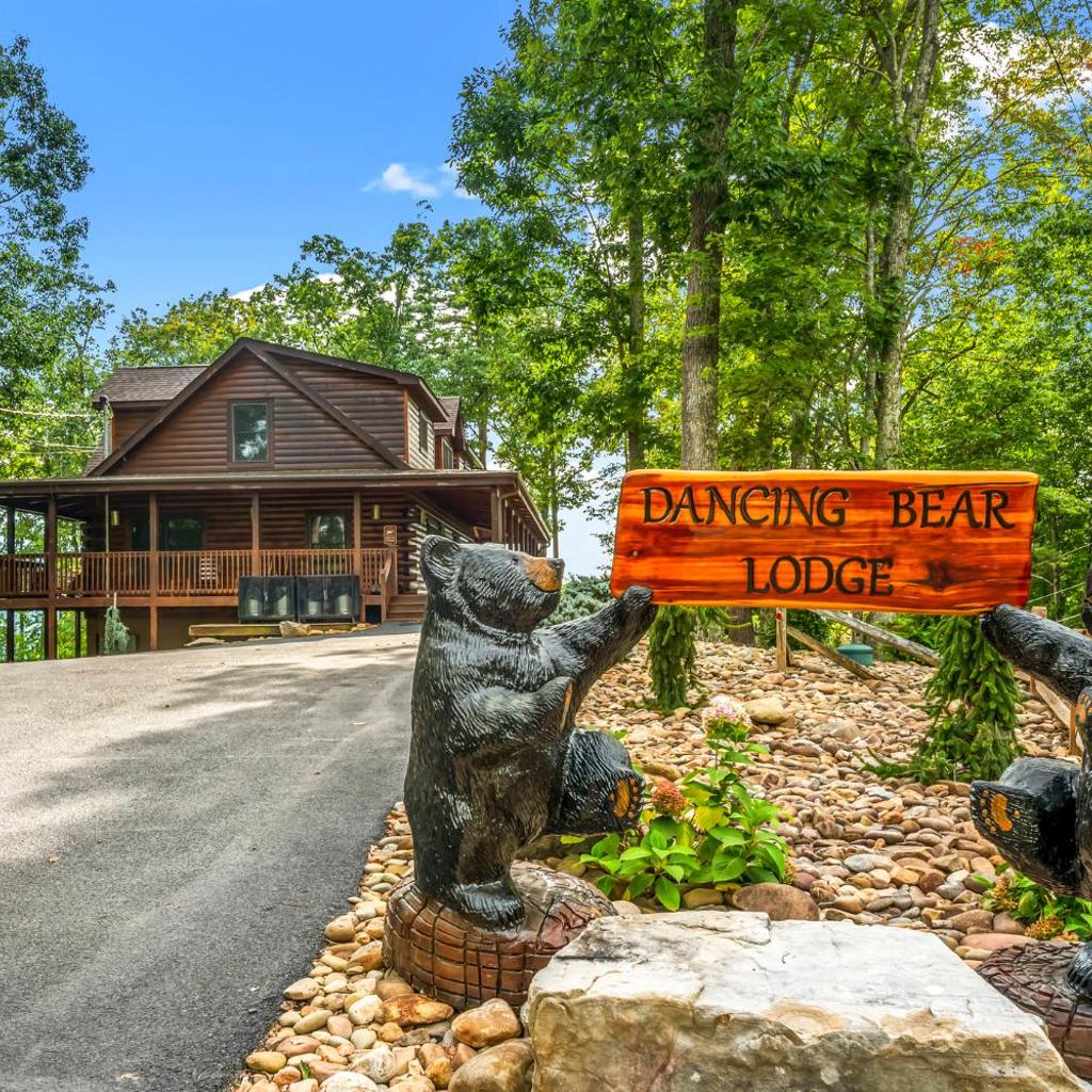 Photograph of Dancing Bear Lodge by Stony Brook Cabins