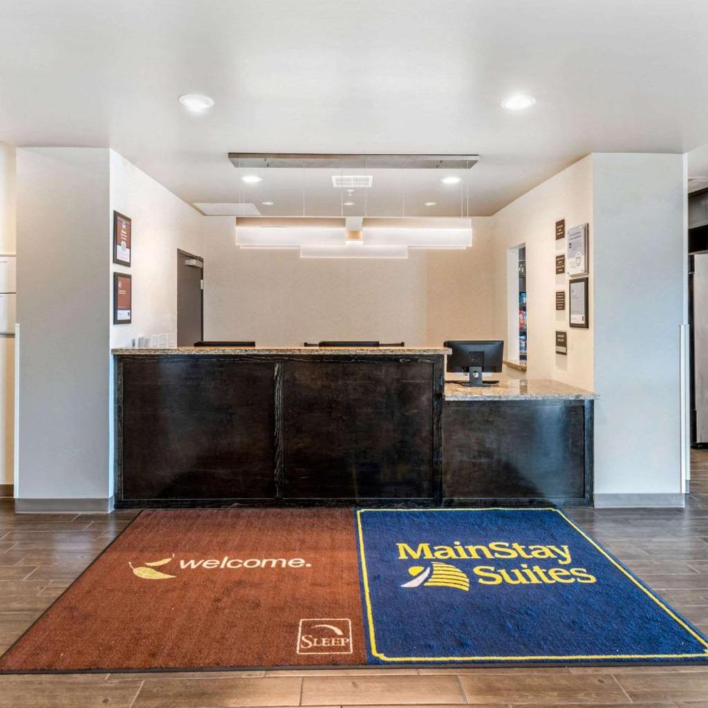 Photograph of MainStay Suites Denver International Airport