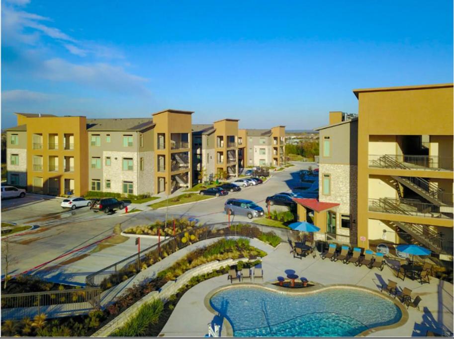 Photograph of LUX 2B2B with Pool & Parking near the Heart of Austin