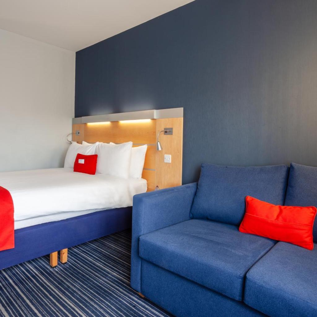 Photograph of Holiday Inn Express Edinburgh – Royal Mile by IHG