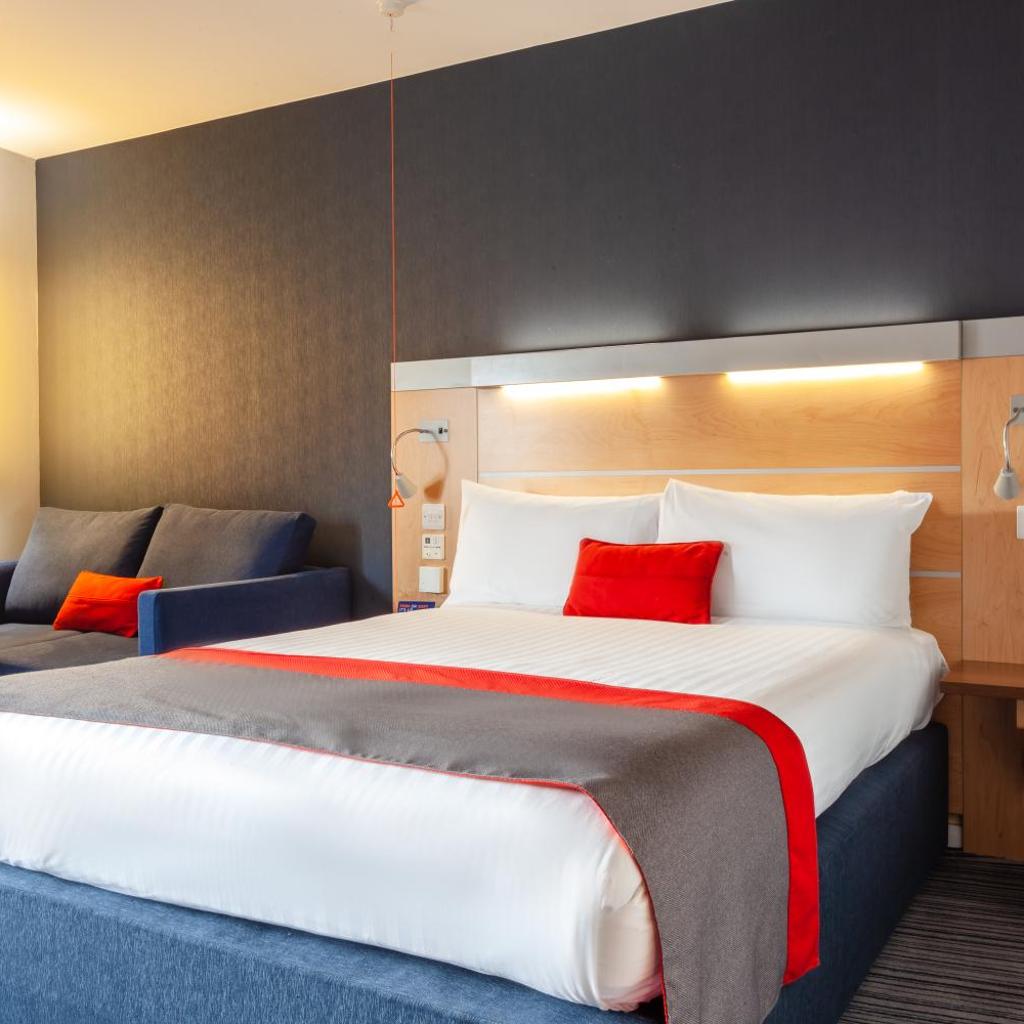 Photograph of Holiday Inn Express Edinburgh – Royal Mile by IHG
