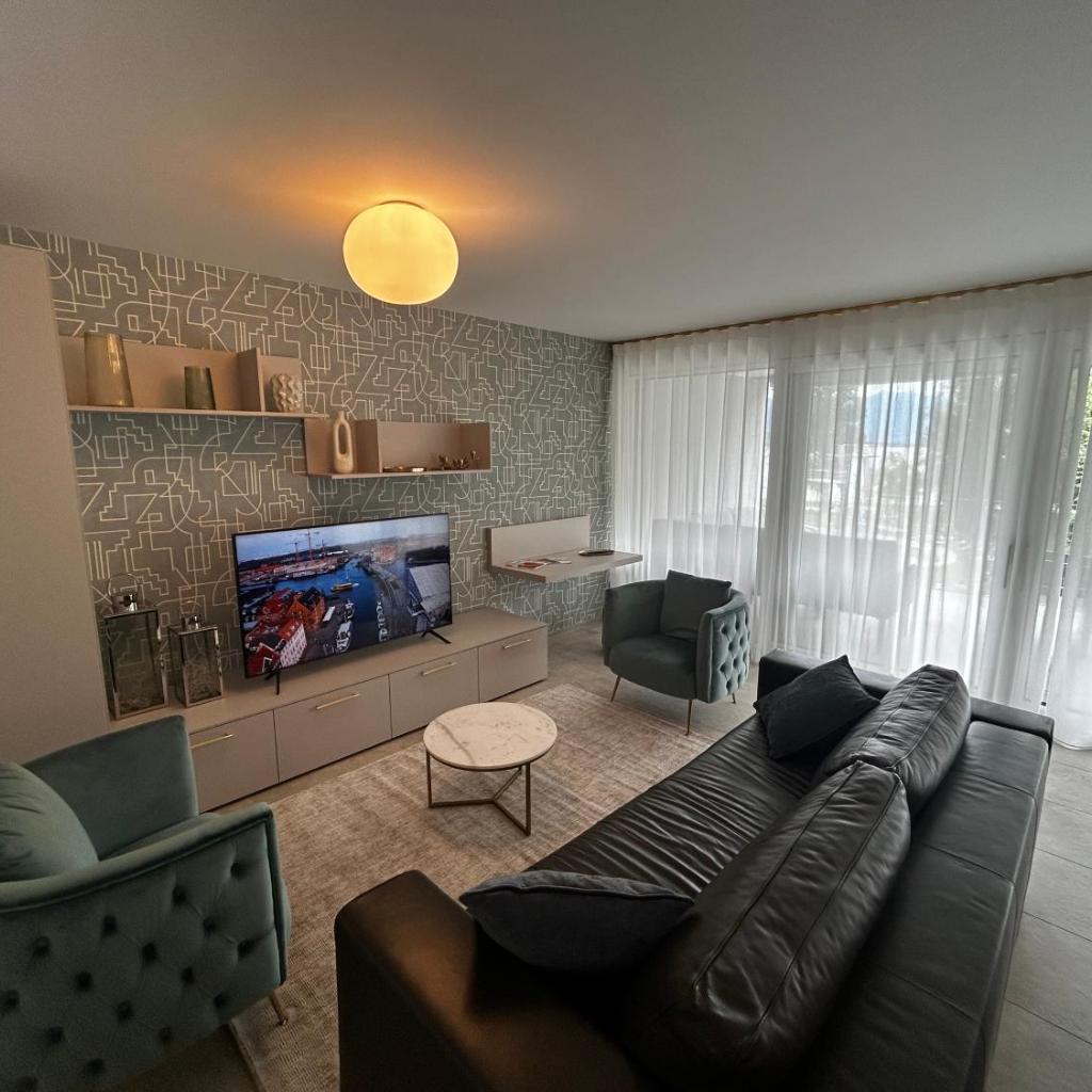 Image 2 - Family apartment, near the beach whit private park