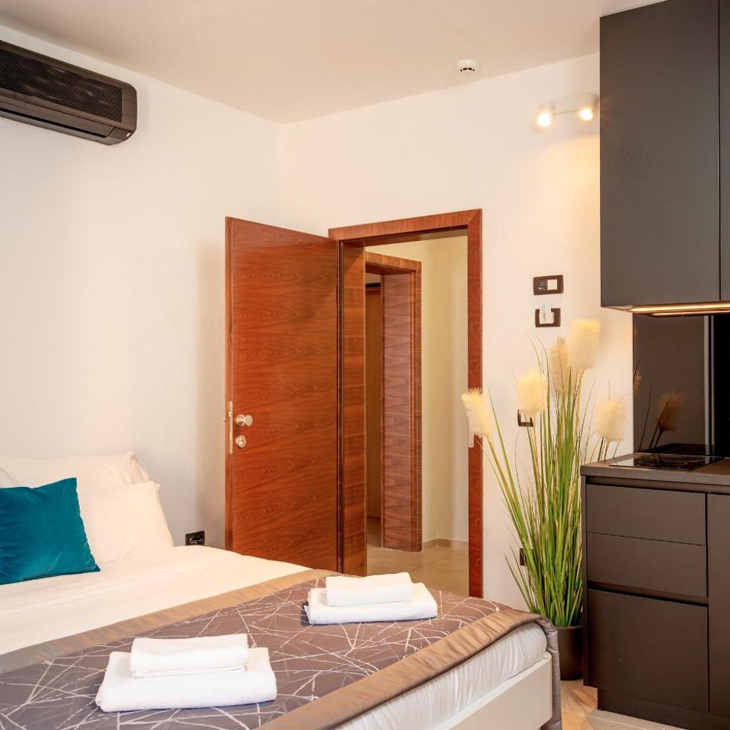 Hotel SOL — 