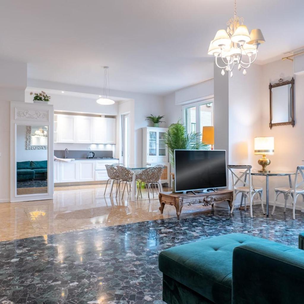 Photograph of Amazing top floor