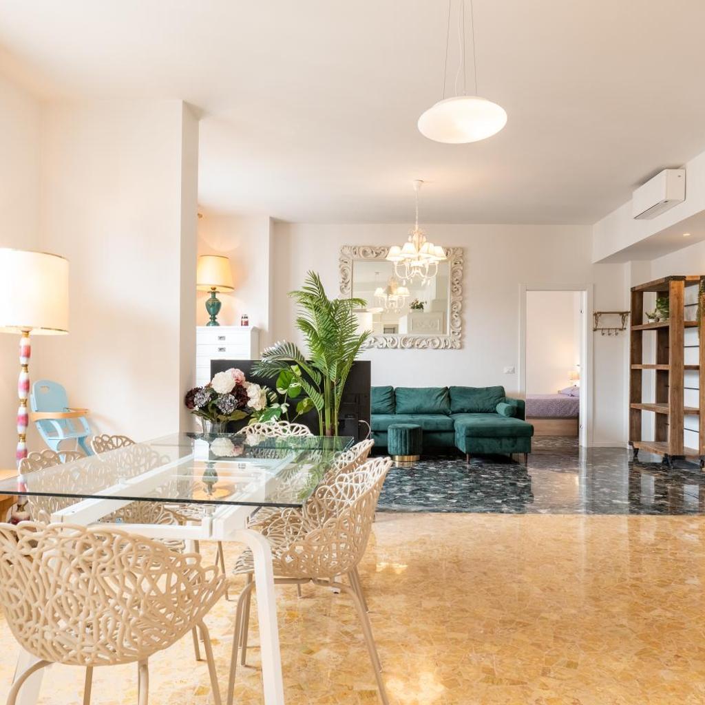 Photograph of Amazing top floor