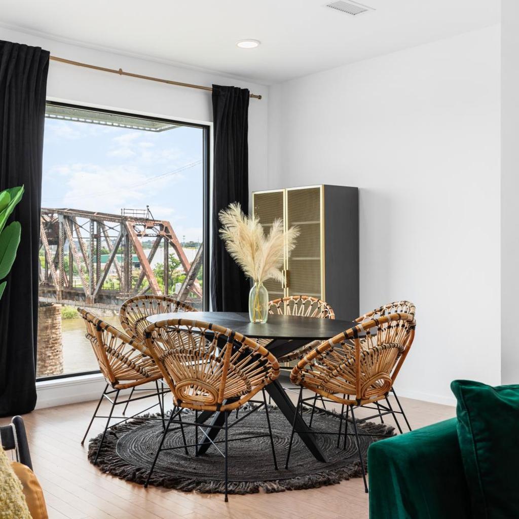 Photograph of River View High-End Condo with Private Patio and FREE Parking