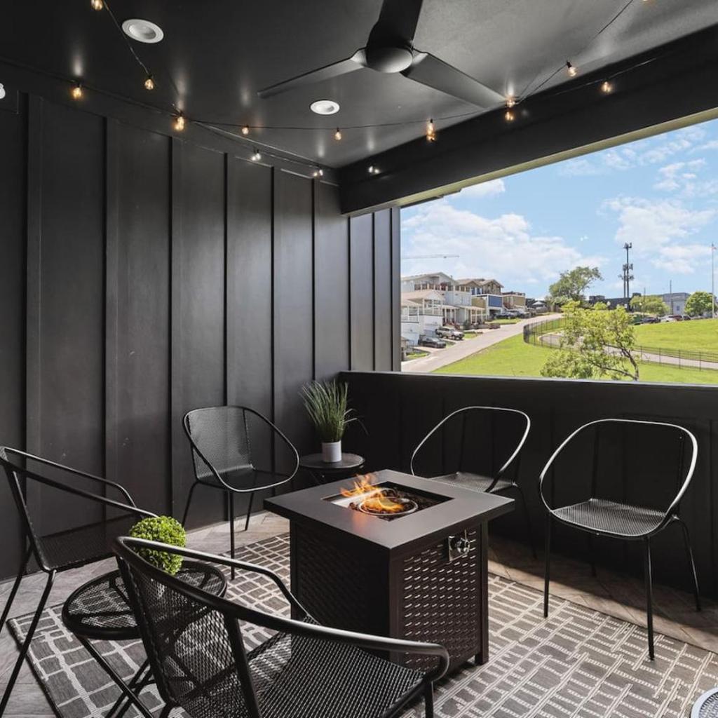 Photograph of Patio FirePit Garage Walk to Belmont 12 South, Restaurants and More