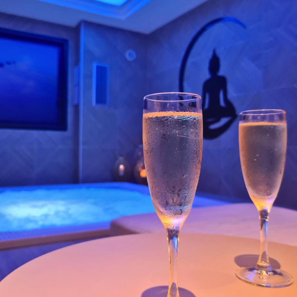Brit Hotel Piscine & Spa - Fougères — 