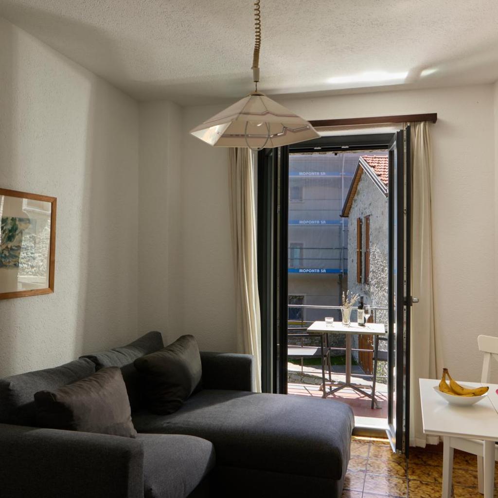 Image 5 - Tiny Locarno Area Apartment
