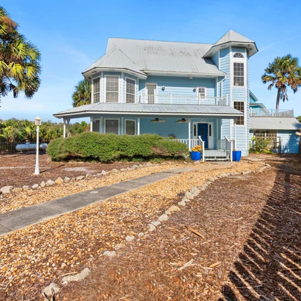 Photograph of Ocean and Sunset Views with Easy Beach Access | Coastal Retreat