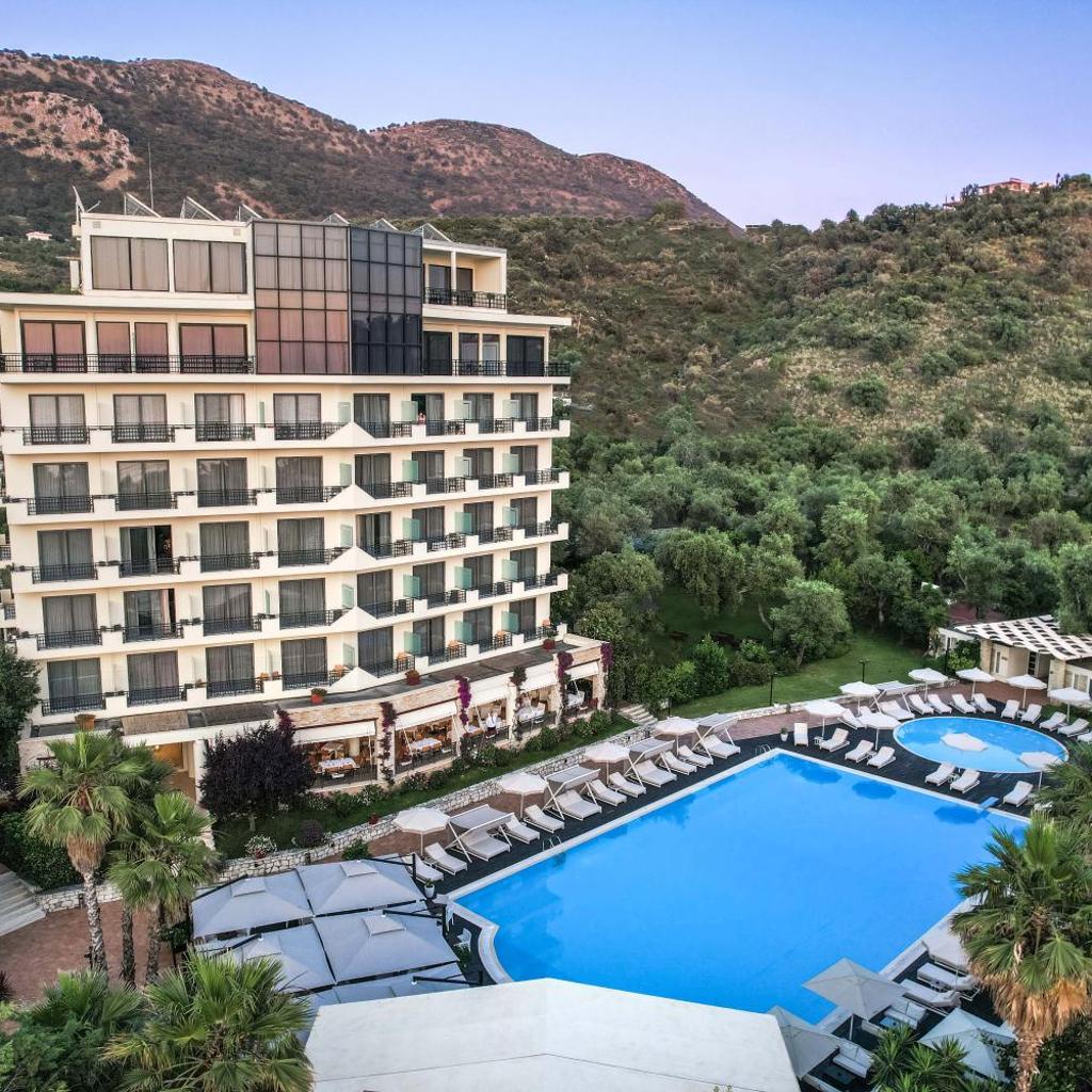 Rapos Resort Hotel Himara — modern rooms with sea views