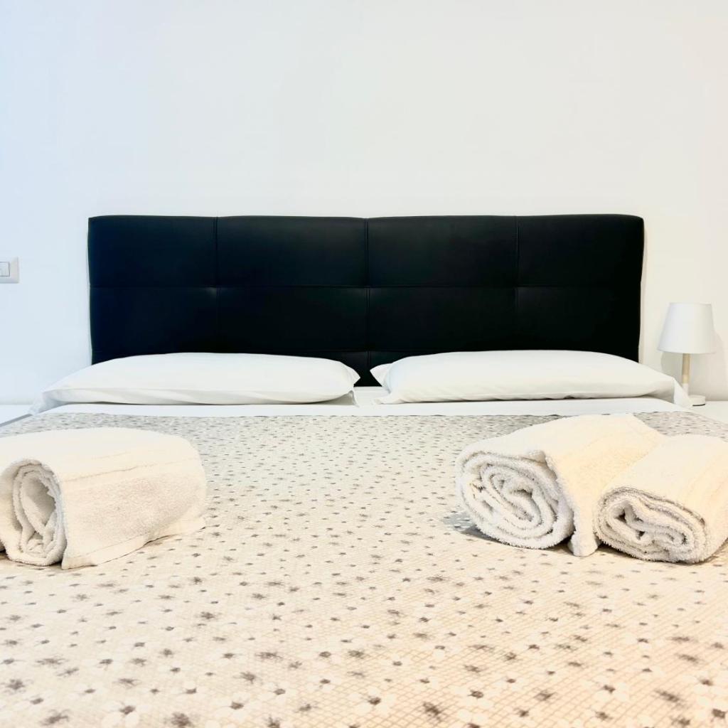 Photograph of Un Letto Ideale EUR - UN LETTO IDEALE