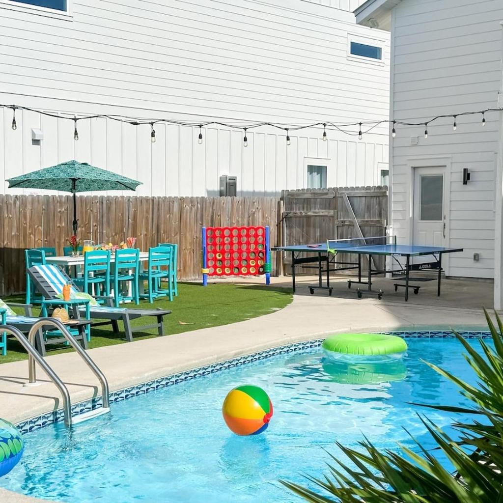 Photograph of Blue Marlin Free Golf Cart & Bikes Hot Tub PrivatePool