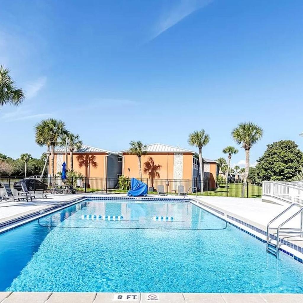 Photograph of So Fire So Good 3 Comm Pools LakeView Fireplace