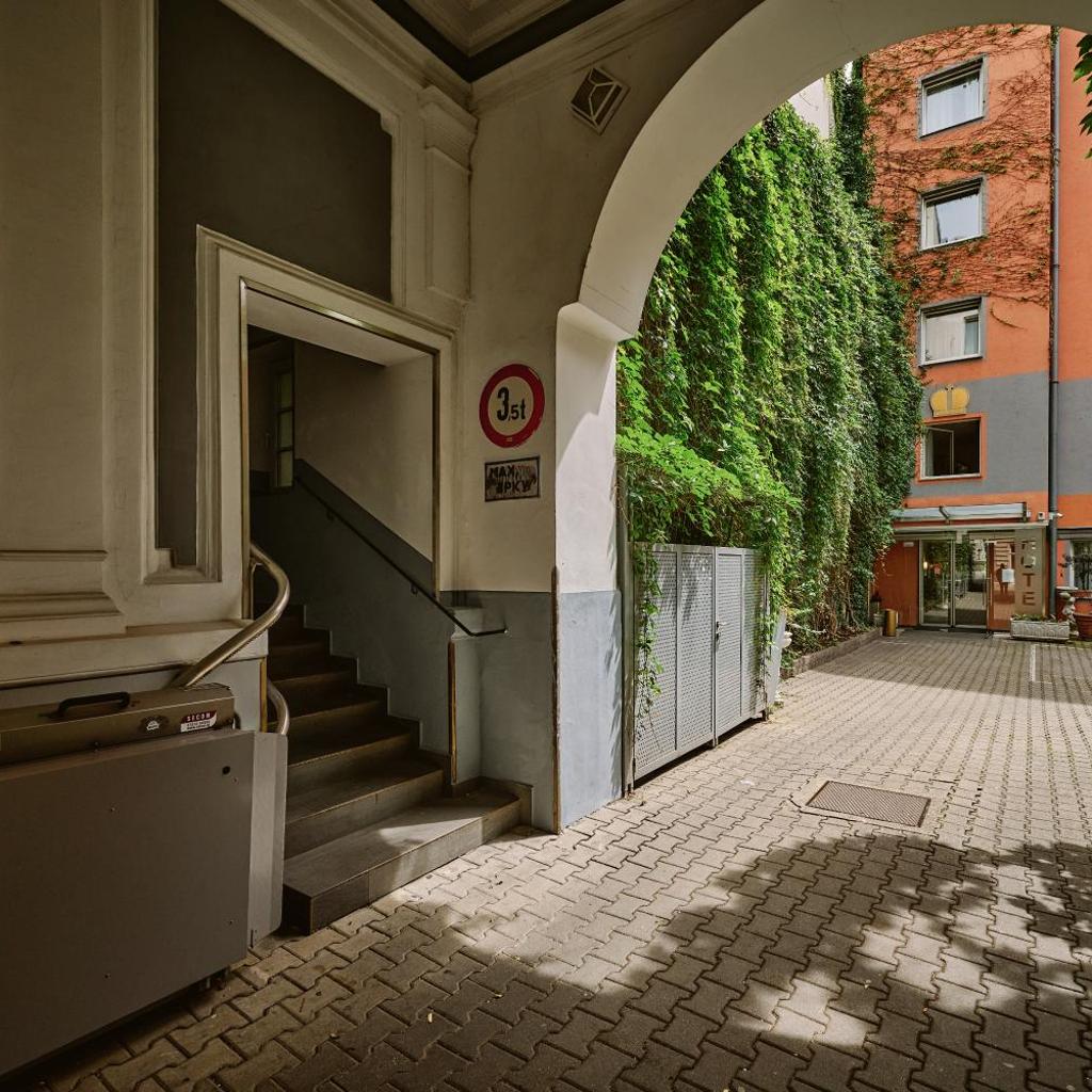 Photograph of Hotel Deutschmeister