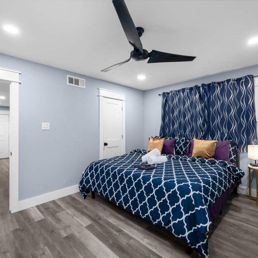 Photograph of Cute and Stylish 1BR Apt with Pool & Free Park