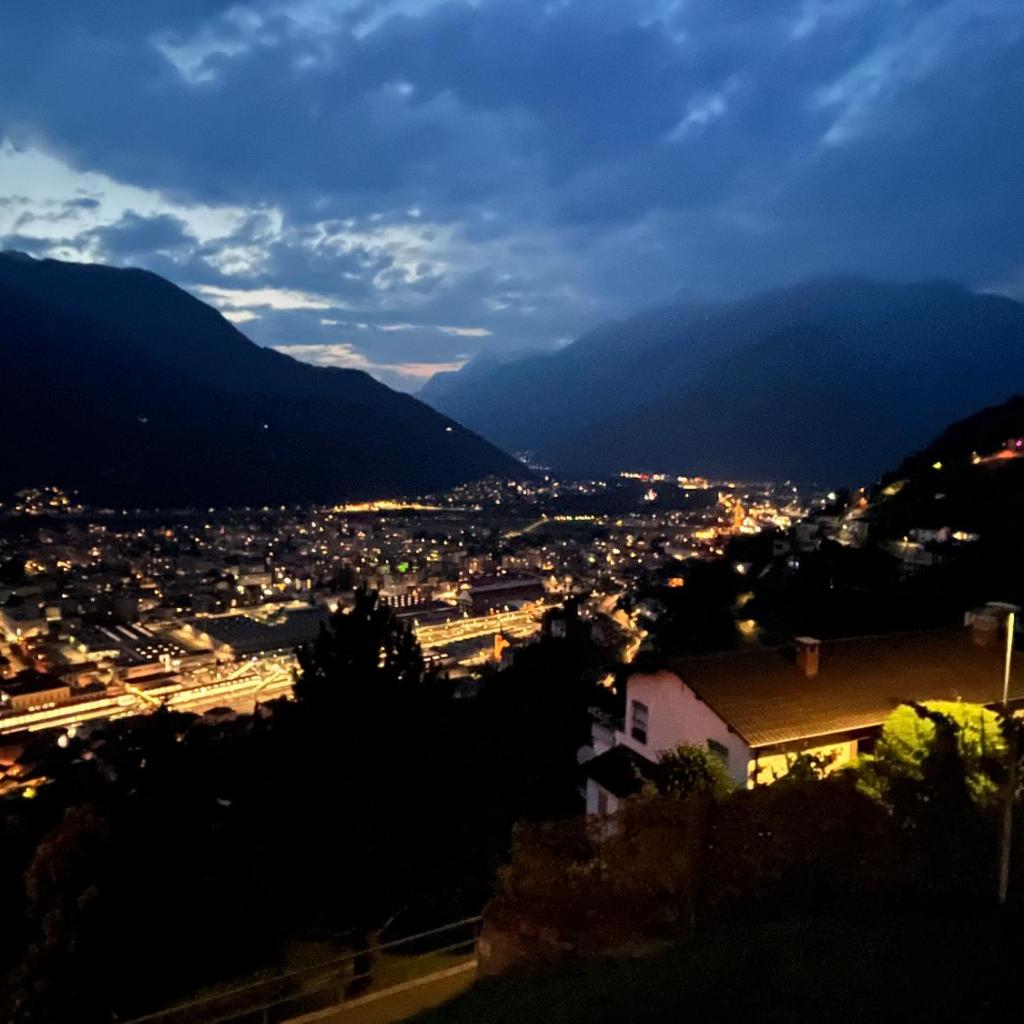 Image 24 - Violet-Sky Bellinzona