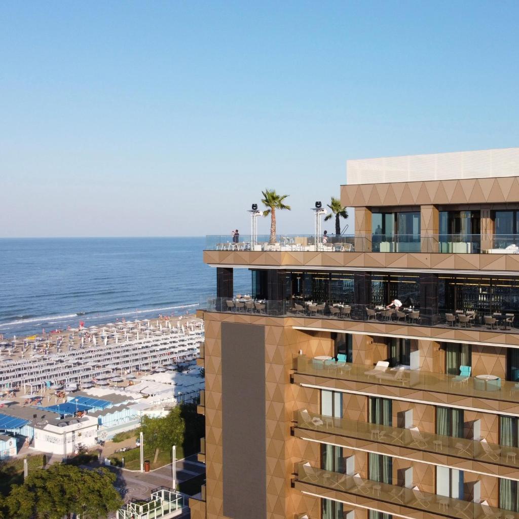 The Promenade Luxury Wellness Hotel — 