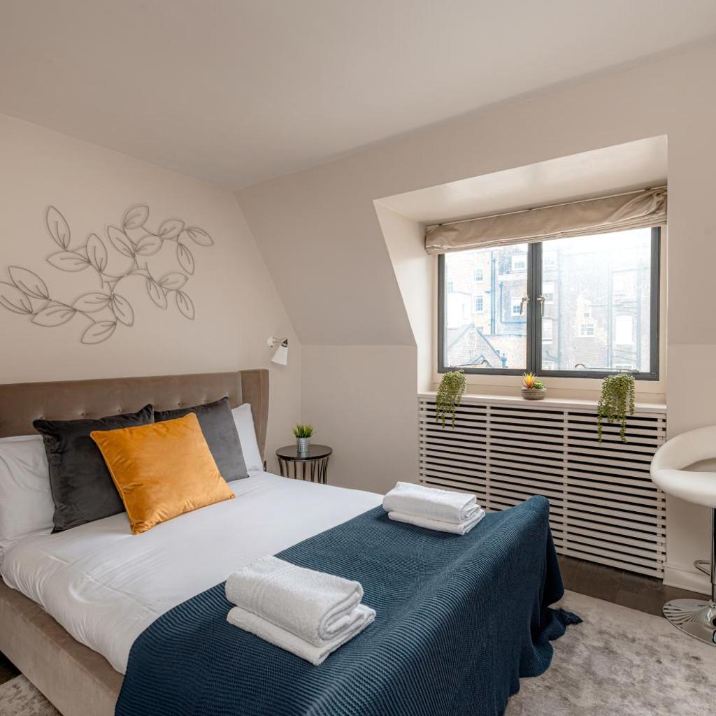 Photograph of Luxury 3BR Home in Belgravia, Near Victoria