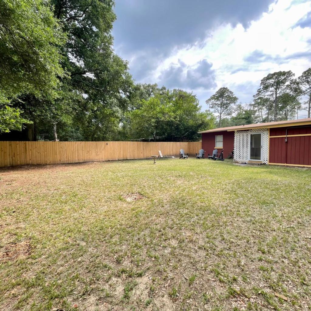 Photograph of Pet Friendly, 5 Minutes to Town, 20 Miles to the Beach