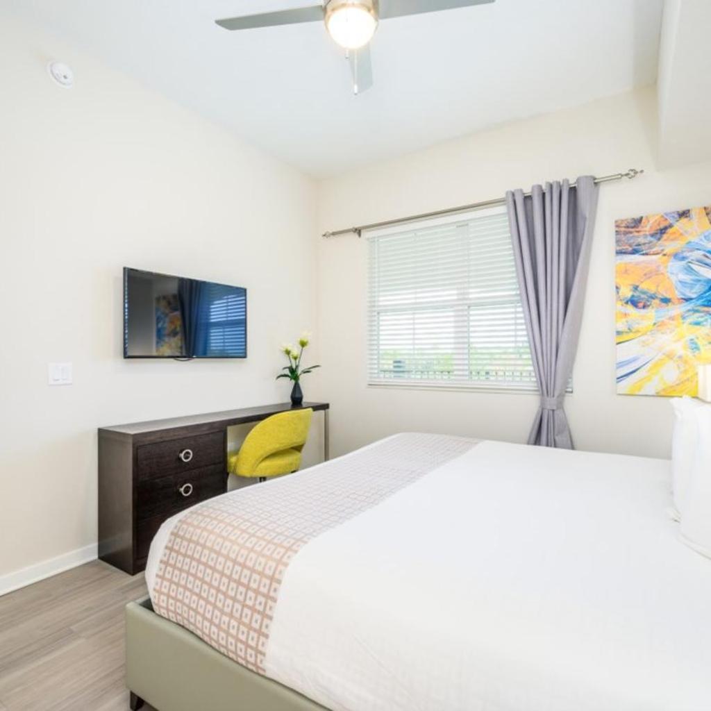 Photograph of New Modern Vista Cay Reserve Condo - 5006