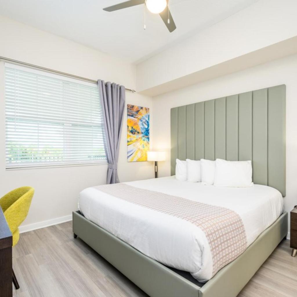 Photograph of New Modern Vista Cay Reserve Condo - 5006