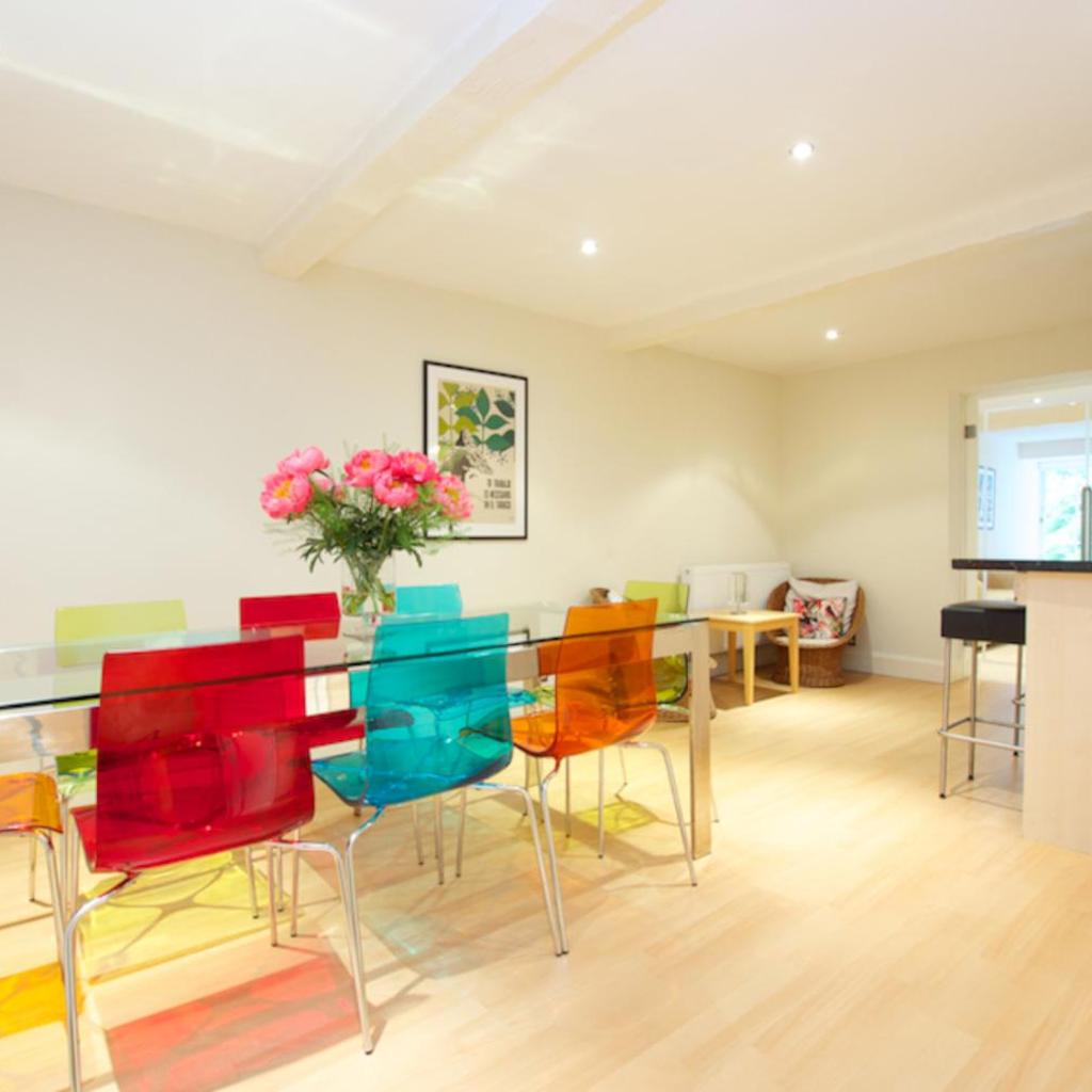 Photograph of Edlets Collection - The Dundonald Apartment