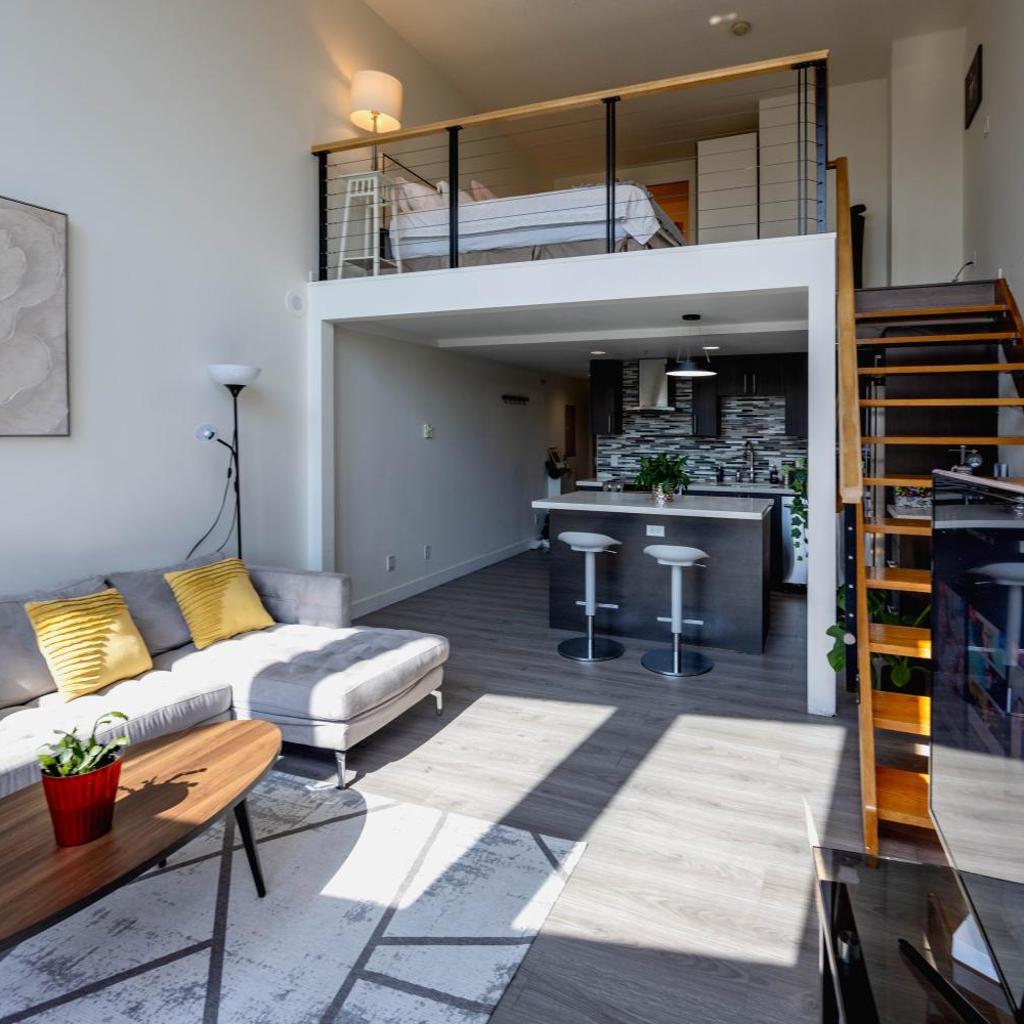 Photograph of Modern top-floor 1-bedroom loft with free parking