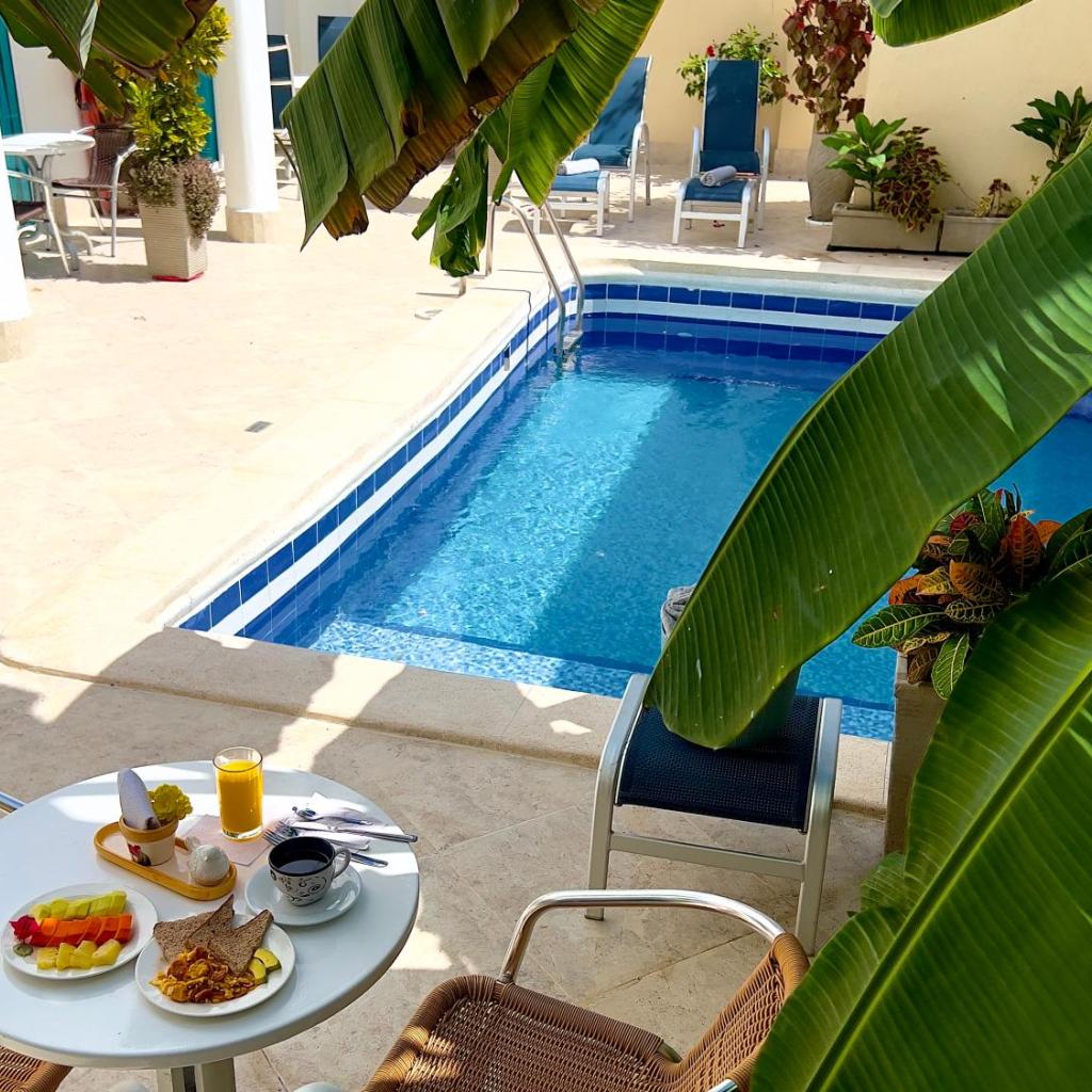 Charme 64 Hotel Boutique — 