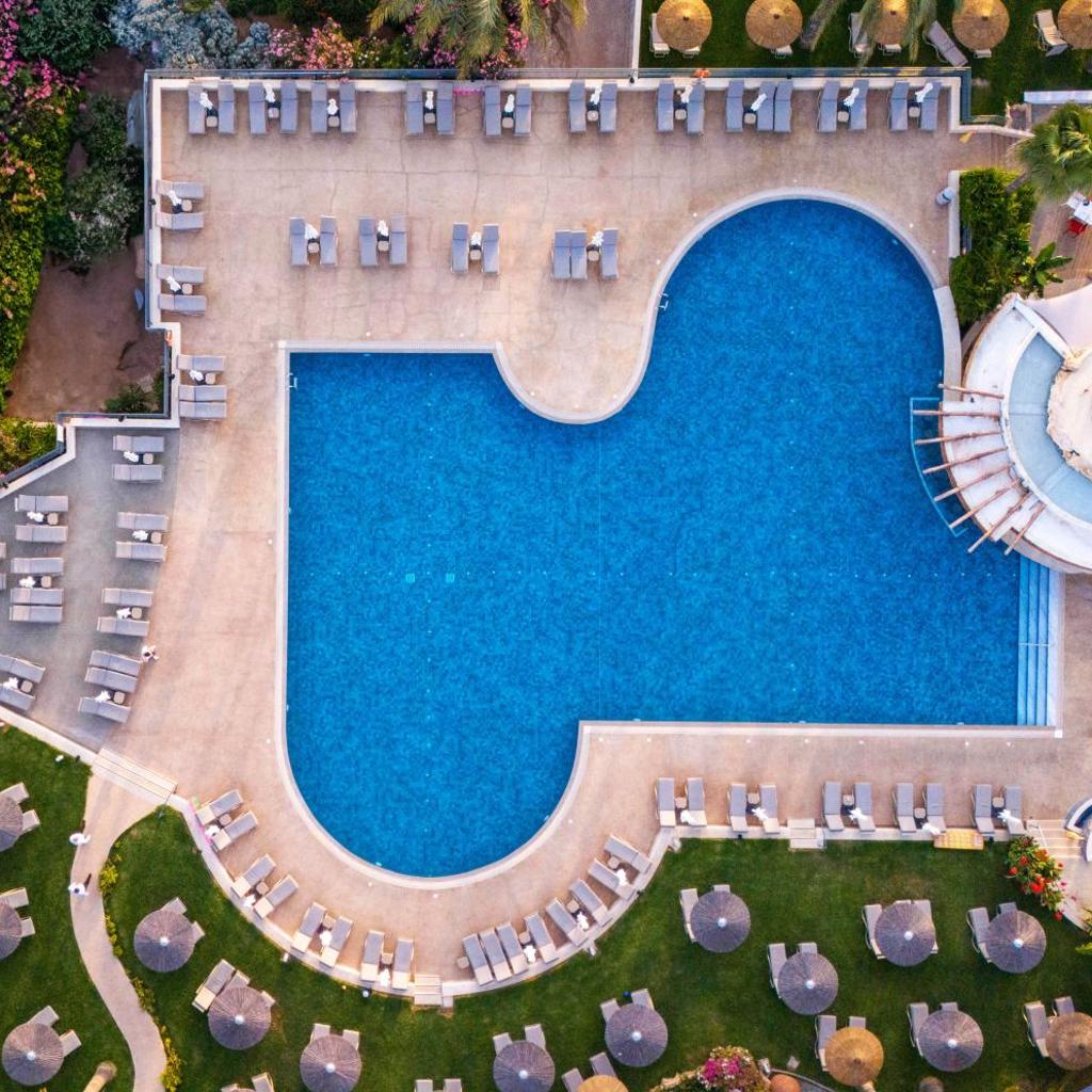 St George Beach Hotel & Spa Resort — 