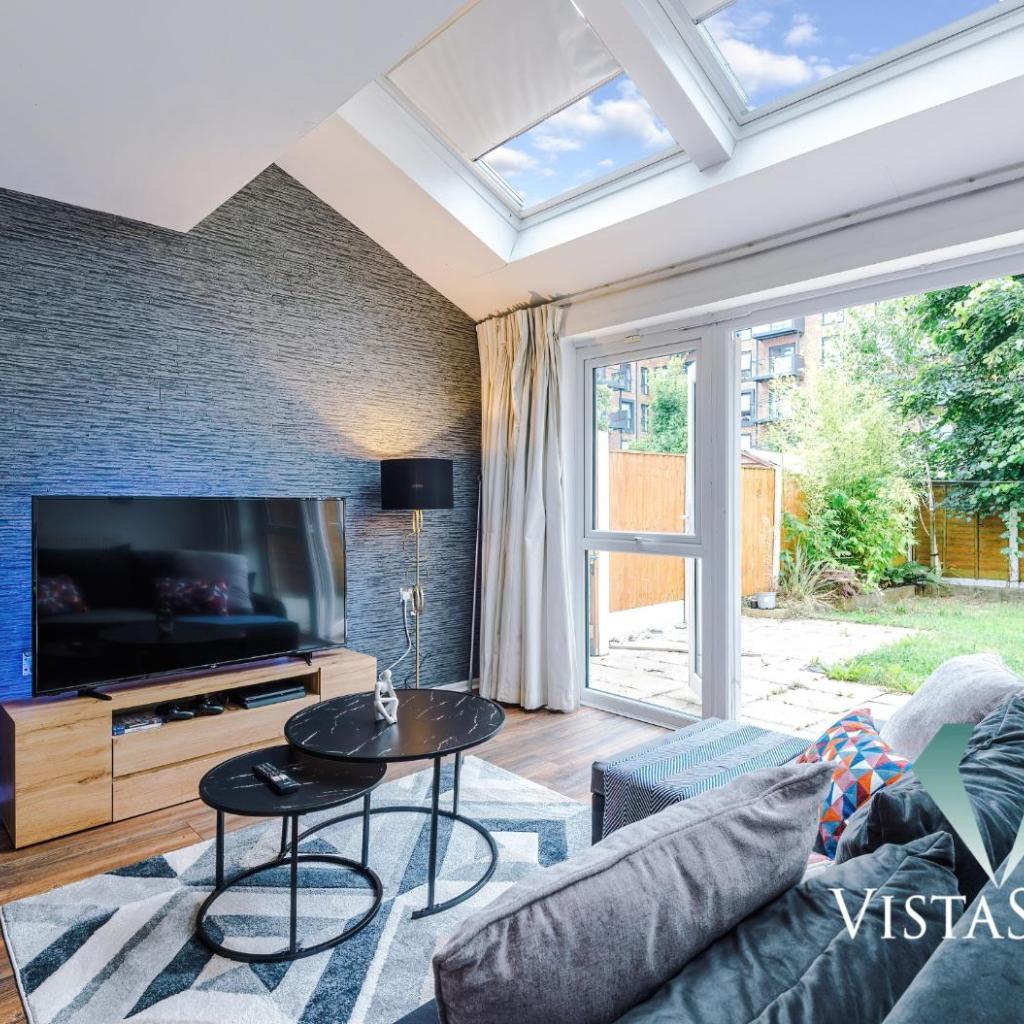 Photograph of Spacious 3BDR House By Vista Stays Short Lets & Serviced Accommodation Salford With Pool Table & Free Parking