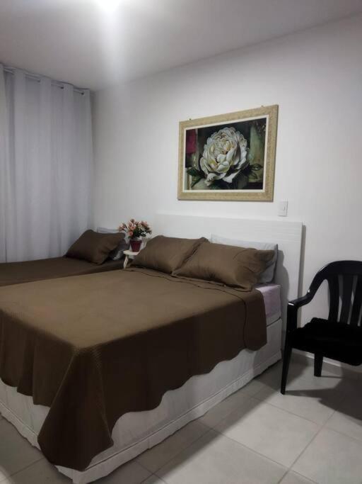 APT Completo - Suíte - 2 Ar-condicionados, Wi-FI, Piscina, garagem, portaria - aconchegante — foto 8