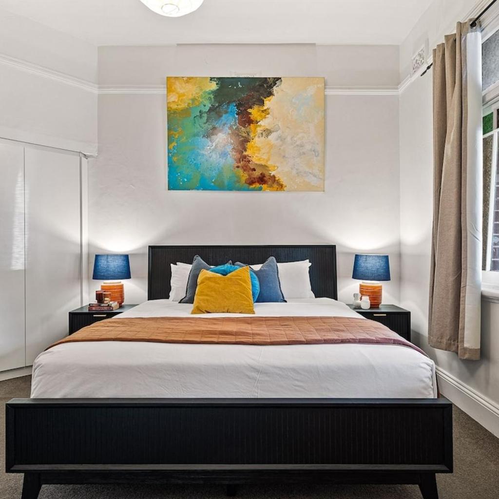 Photograph of Artscape, Newtown Villa