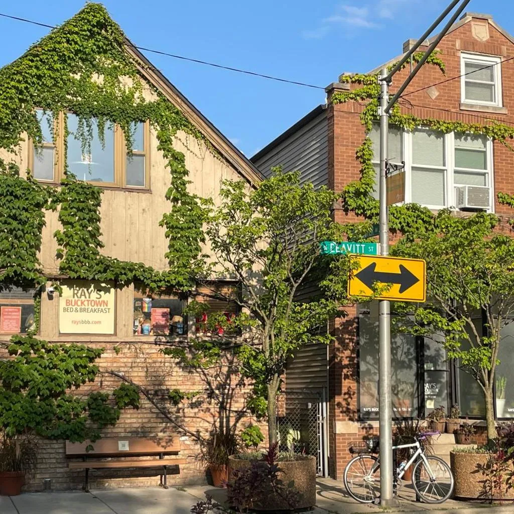Ray's Bucktown Bed and Breakfast