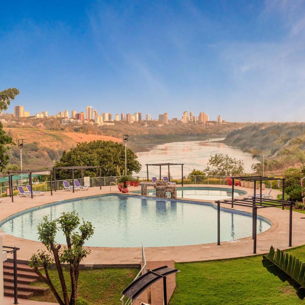 Hotel Casino Acaray — 