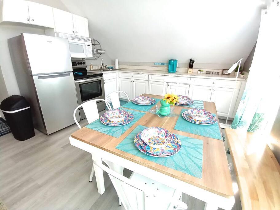 Photograph of SEA LA VIE COZY BEACH HOME ON 500 BLOCK, Walk to beach only half mile away, SLEEPS 6