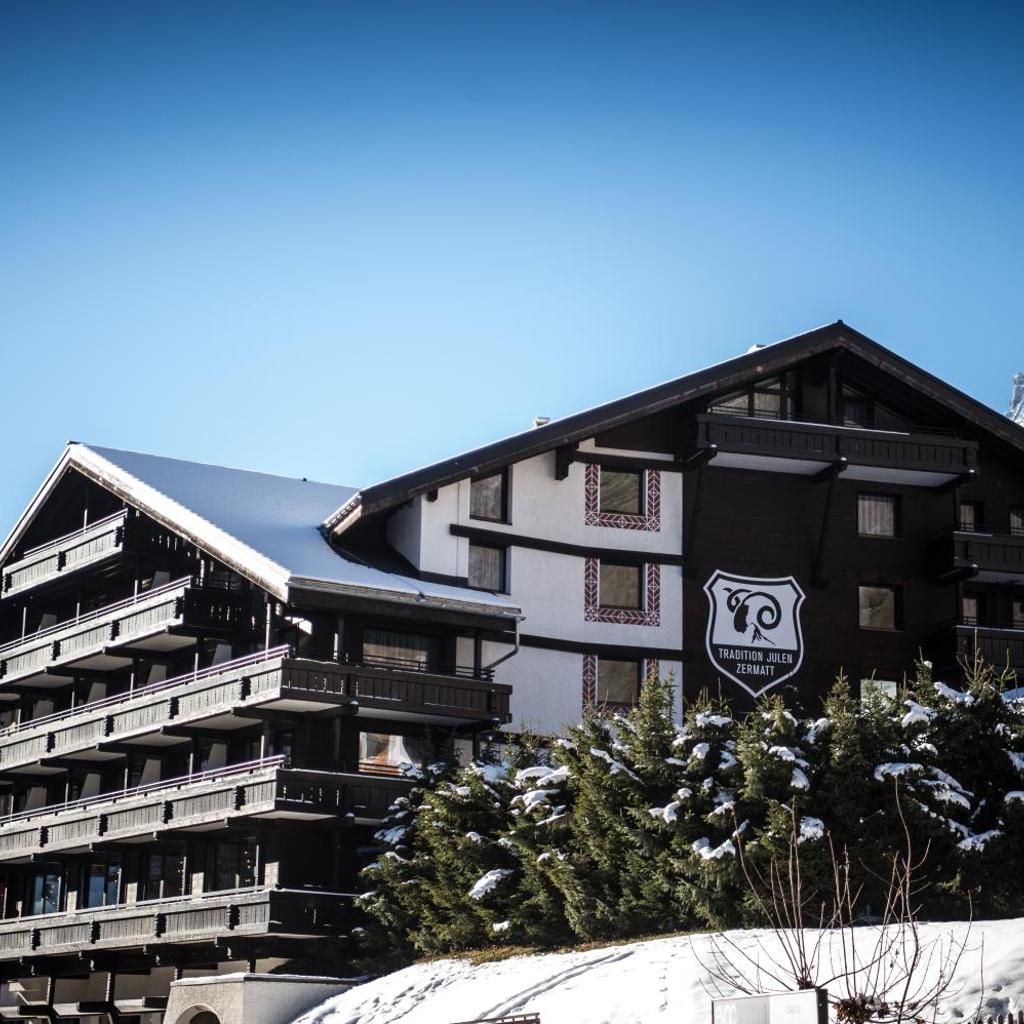 Wellness Hotel Alpenhof — 
