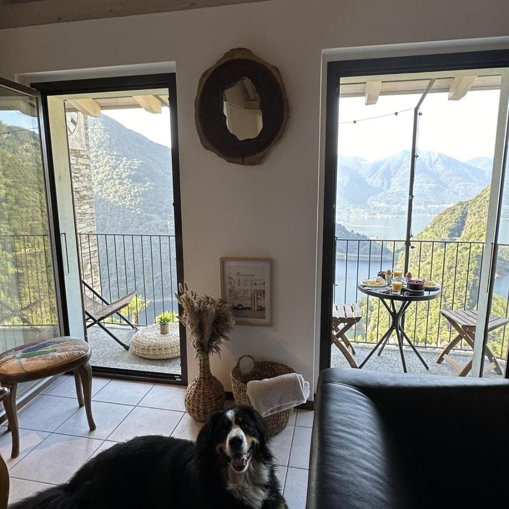 Image 18 - Cà Armonia 2 Lake & Mountain View Apartment