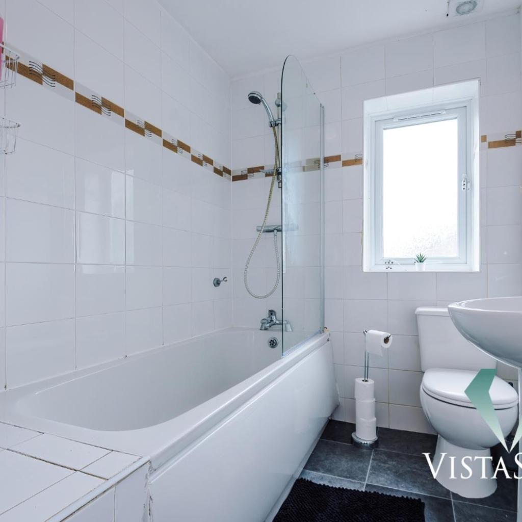 Photograph of Large 5BDR House By Vista Stays Short Lets & Serviced Accommodation Salford With Pool Table, PS4 & Private Parking
